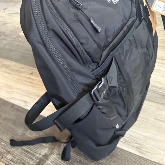The North Face Recon 30L Unisex TNF Black NWOT - Picture 3 of 7